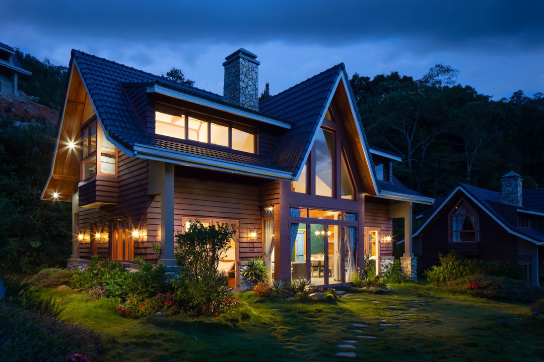 Homeowners insurance costs hit another record high of $209 per month in Q2 2026 — Texas real estate