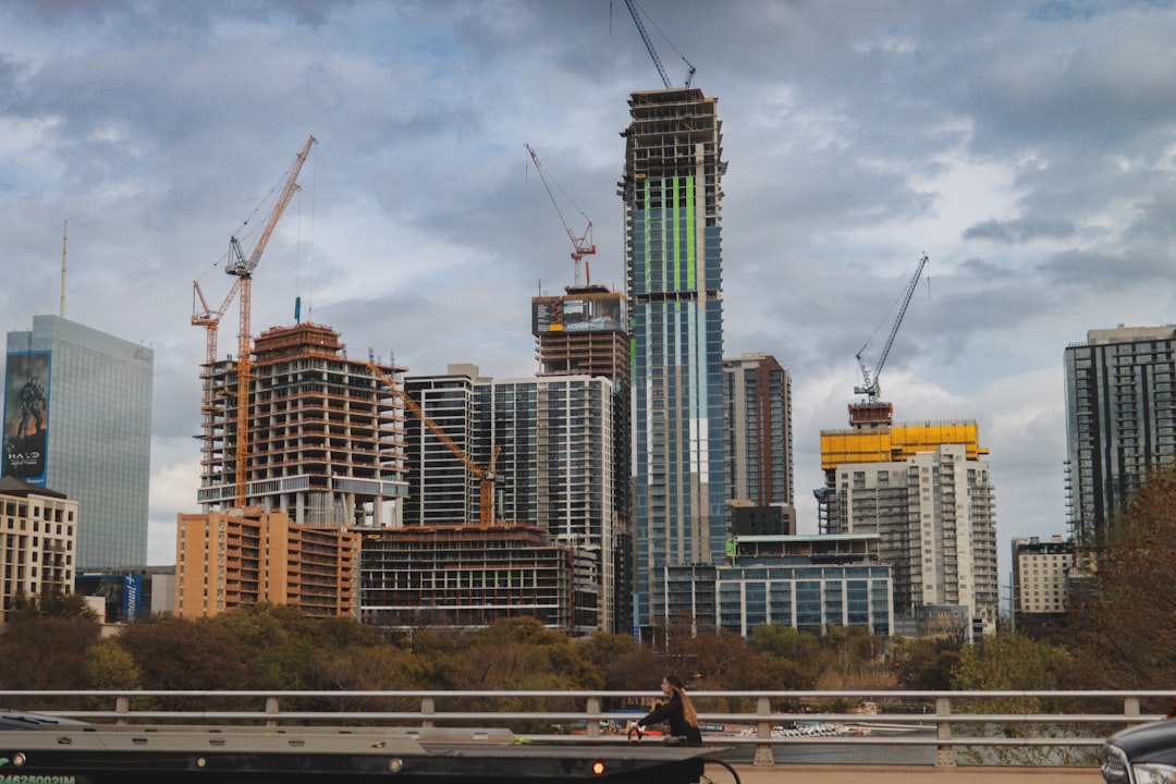 MLS critics call it anti-competitive. These brokers say it helps them compete — Texas real estate